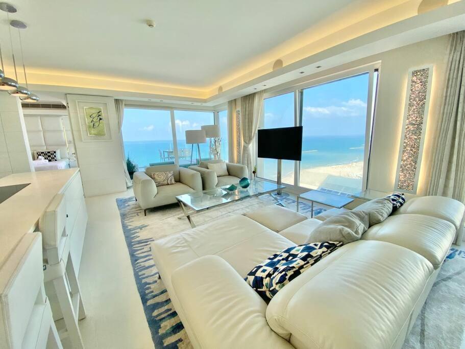 Amazing Sea View With Parking At Royal - By Tlv Apartment Tel Aviv