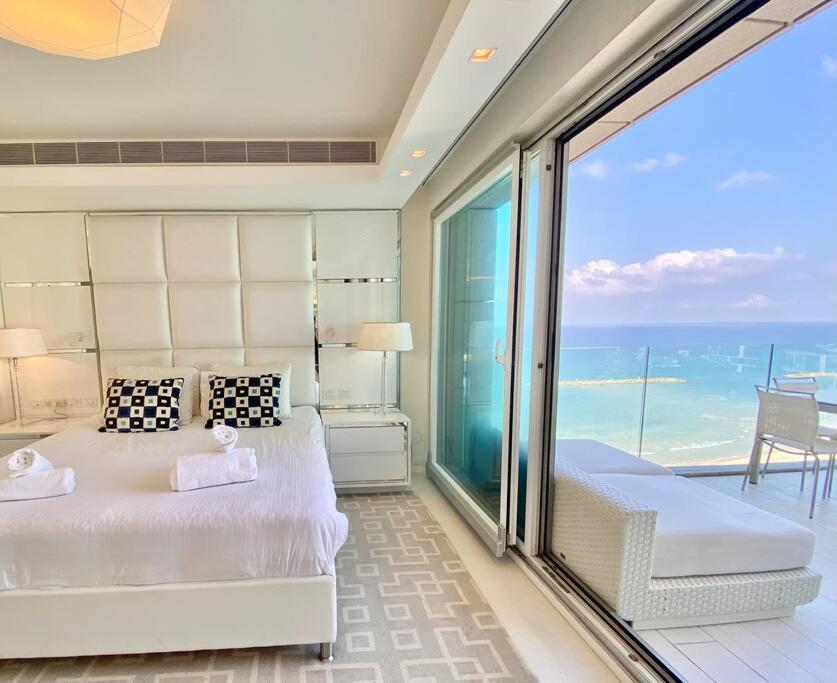 Amazing Sea View With Parking At Royal - By Tlv * Tel Aviv