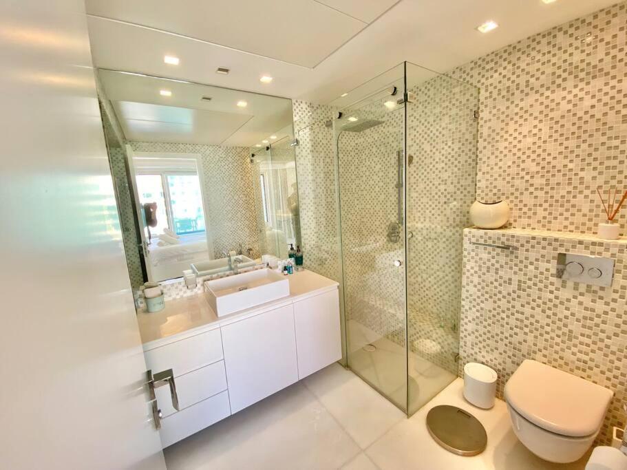 Amazing Sea View With Parking At Royal - By Tlv Apartment